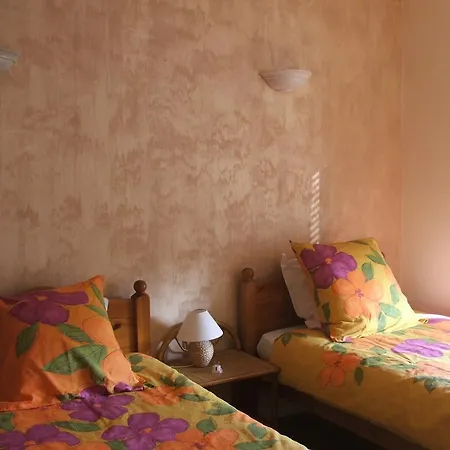 Couette-café Les Eglantines 3*